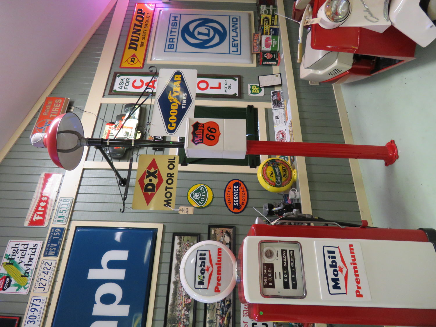 British Race Cars & Classic Cars, Gas & Oil Memorabilia & More! The Keith Brown Collection - image 21