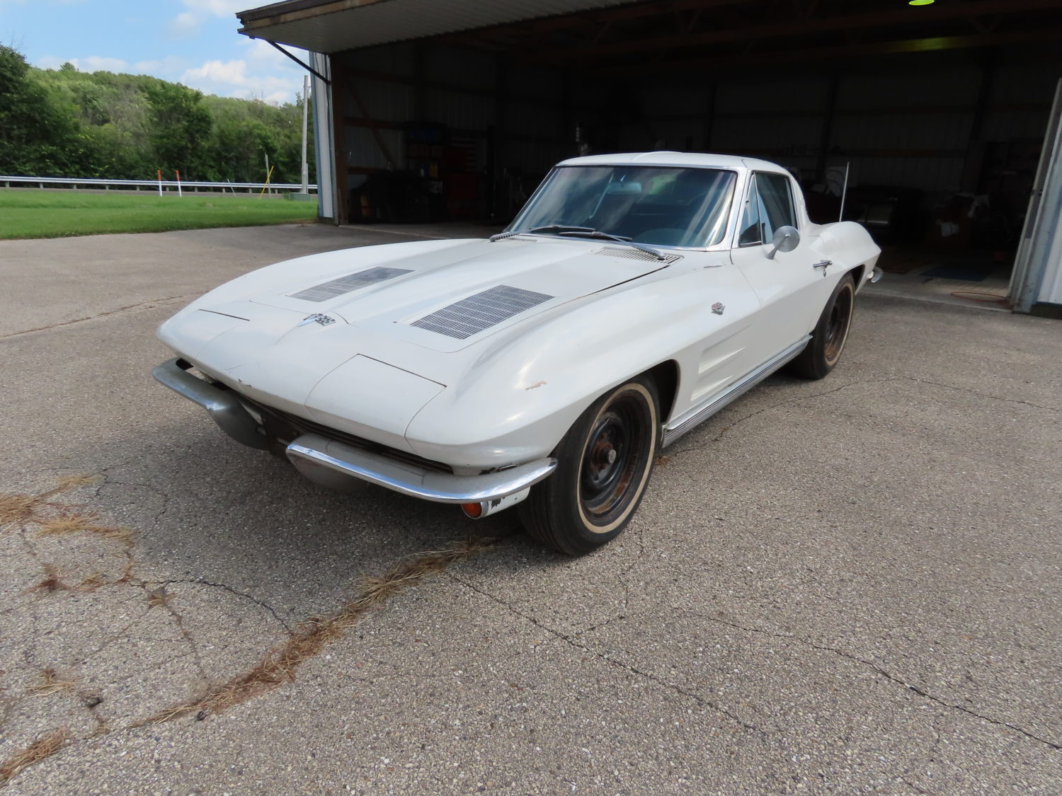 Corvette Barn Find! The Slavens Collection-Corvettes, Parts & More! - image 4